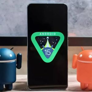 گوگل بالاخره از تصمیم جنجالی خودش برای «ممنوع کردن کامل نصب اپ خارج از پلی‌استور» عقب‌نشینی کرده، اما شرایط جدید چندان ساده هم نیست! ▪️کاربران حرفه‌ای هنوز می‌تونن اپ‌های تأییدنشده نصب کنن، ولی باید چند مرحله‌ی هشدار امنیتی و احراز هویت توسعه‌دهنده رو پشت سر بذارن. به گفته گوگل ، هدف این کار «افزایش امنیت و اعتماد» در اکوسیستم اندرویده، نه محدود کردن کاربران ، اما خیلی‌ها نگرانن که این تصمیم قدمی باشه برای محدود کردن آزادی اندروید در آینده.